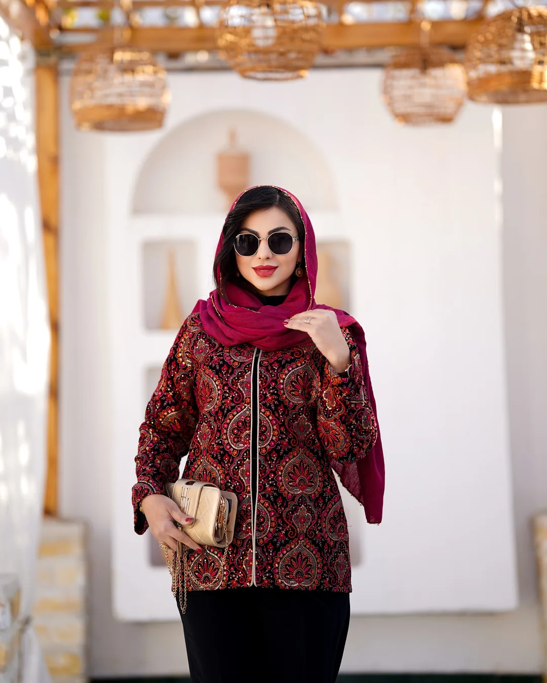 مانتو روژان