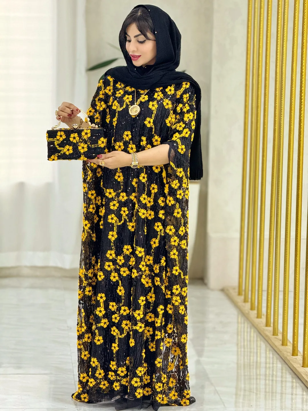 عبایه مجلسی طرح گل زرد